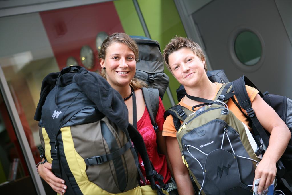 Hellobcn Youth Hostel Barcelona People photo